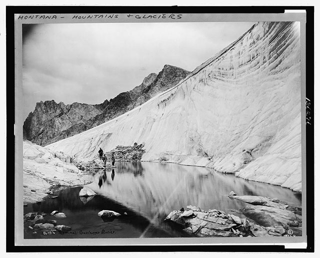Historical photo of a glacier from 1916